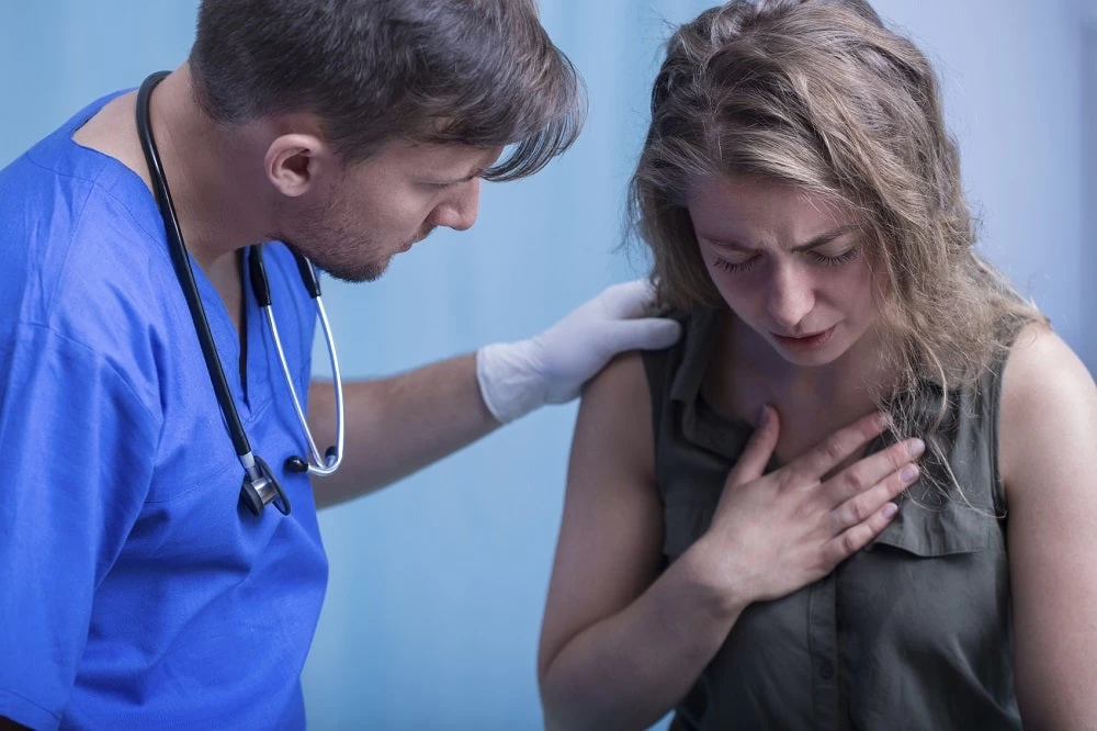 Κρίση πανικού ή καρδιά; Πώς ξεχωρίζουν – Τι να κάνετε